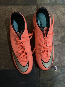 Shows Soccer Cleats 