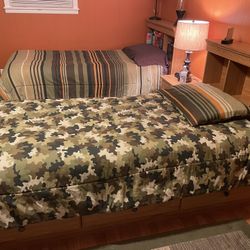 Twin Comforters-Shams. Reversible Camo-stripes