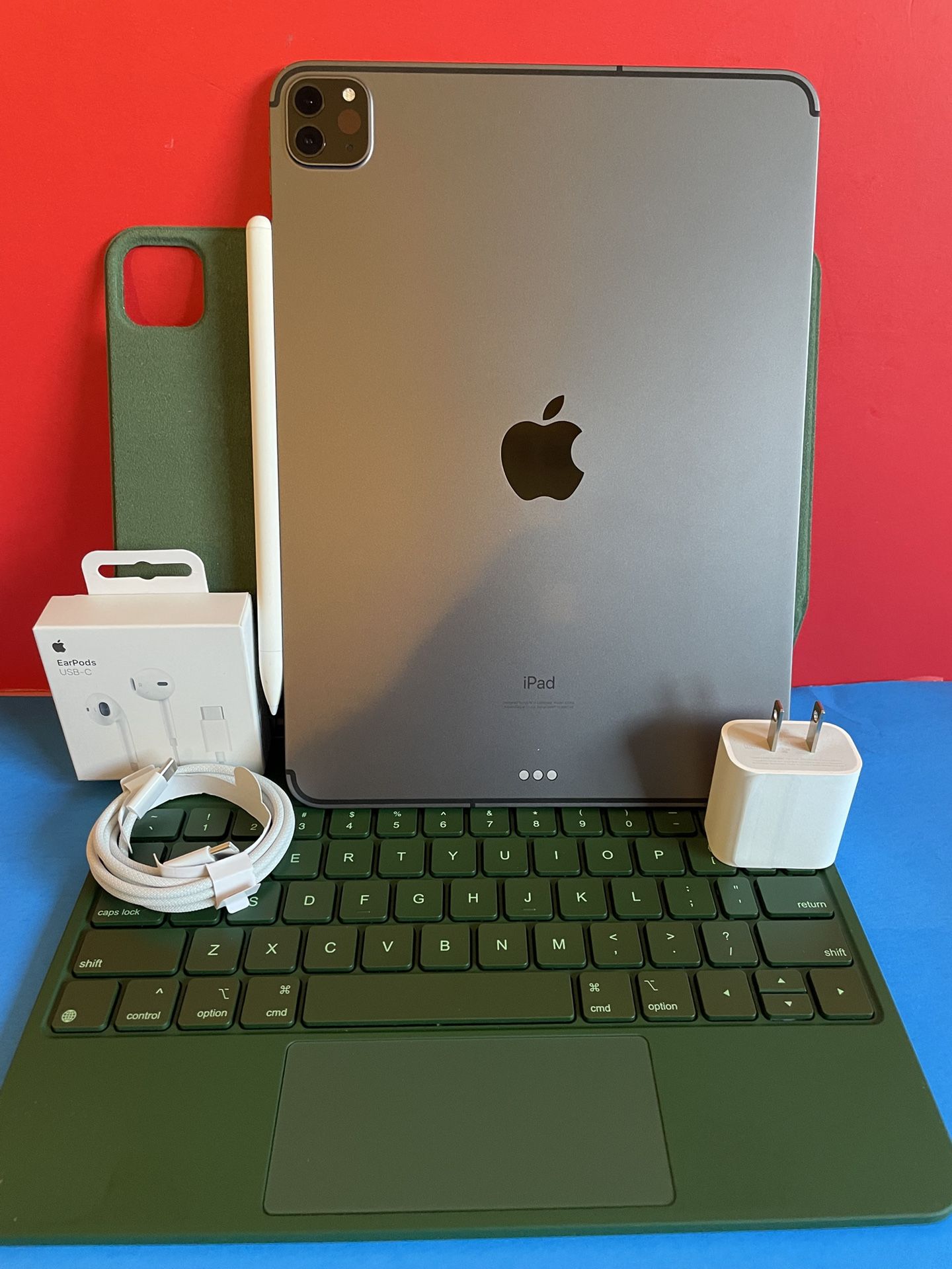 128GB Apple IPad Pro 11” 3rd Generation (2021 model / M1 chip ) WiFi + Cellular (5G / Unlocked) with pen, keyboard & Accessories (256gb $679)