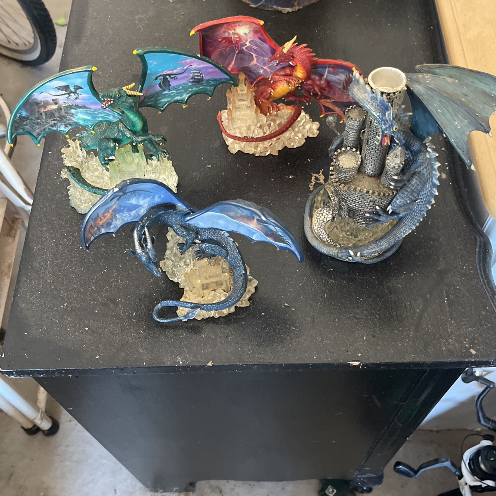 Dragons Realm Limited Figures 