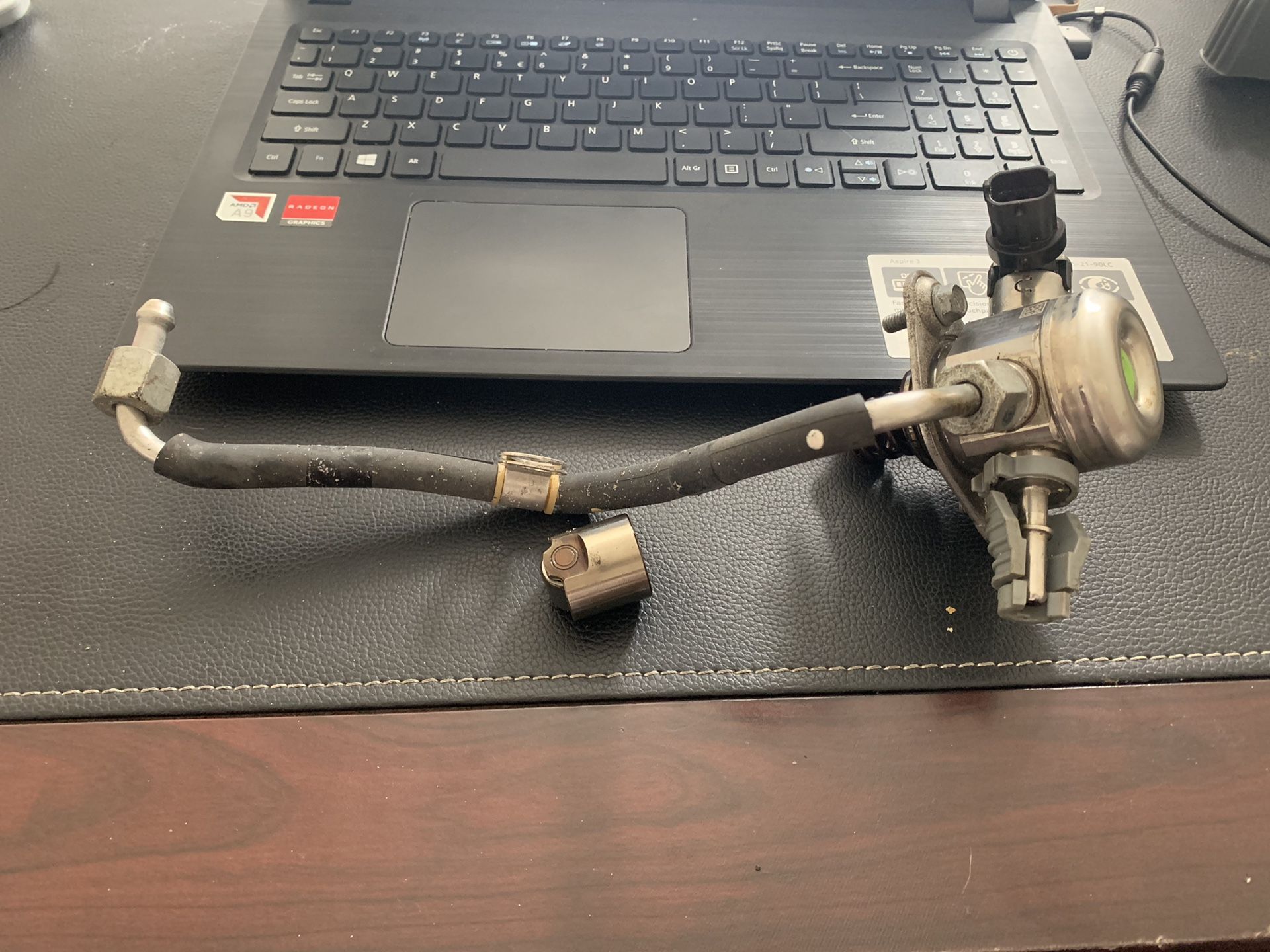 Hyundai Sonata Parts : Direct Injection fuel pump 35320 - 2B220