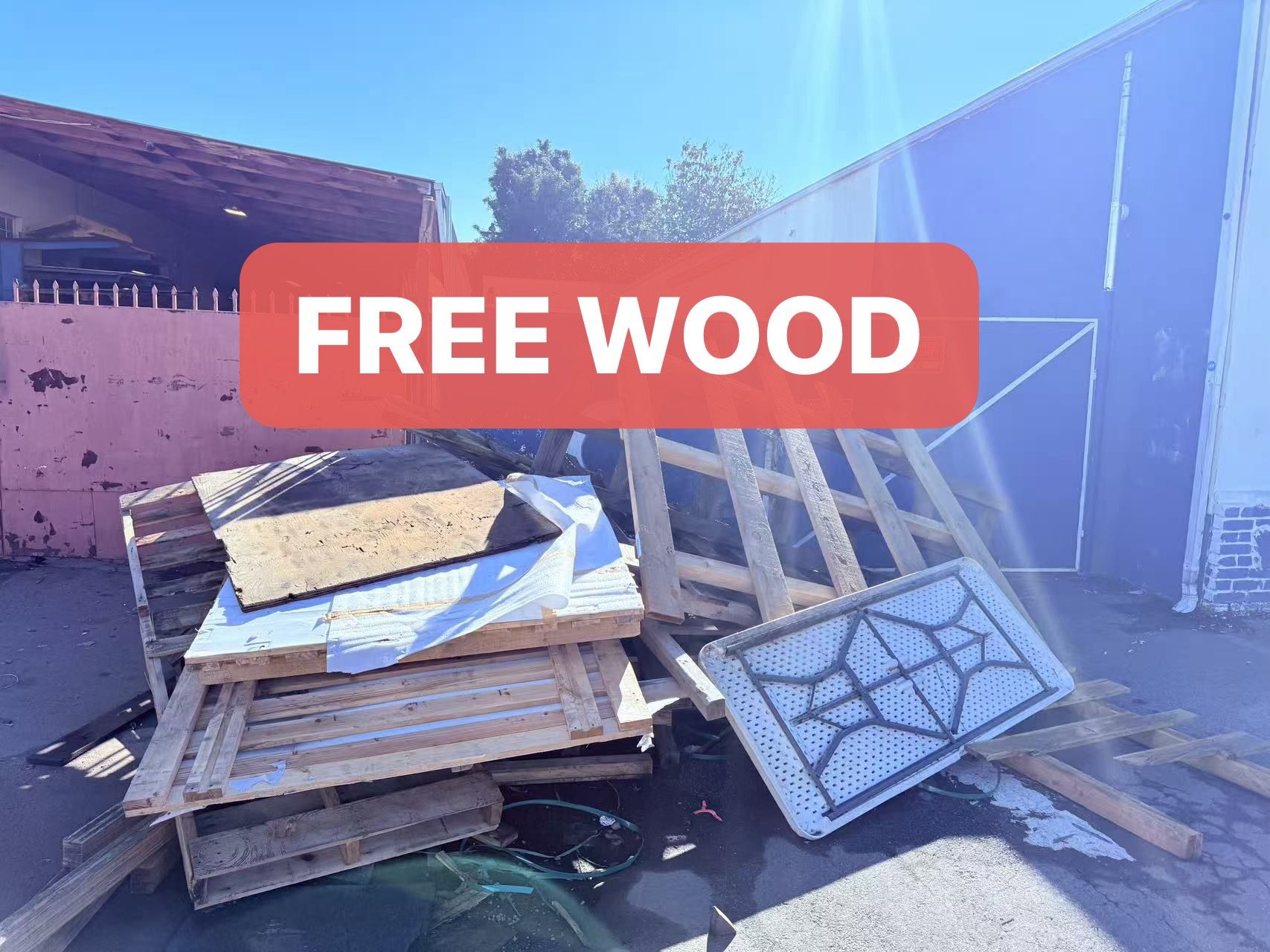 FREE wood FREE pallets