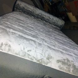 Queen Air Bed Build In Pump Pickup Only Cash 