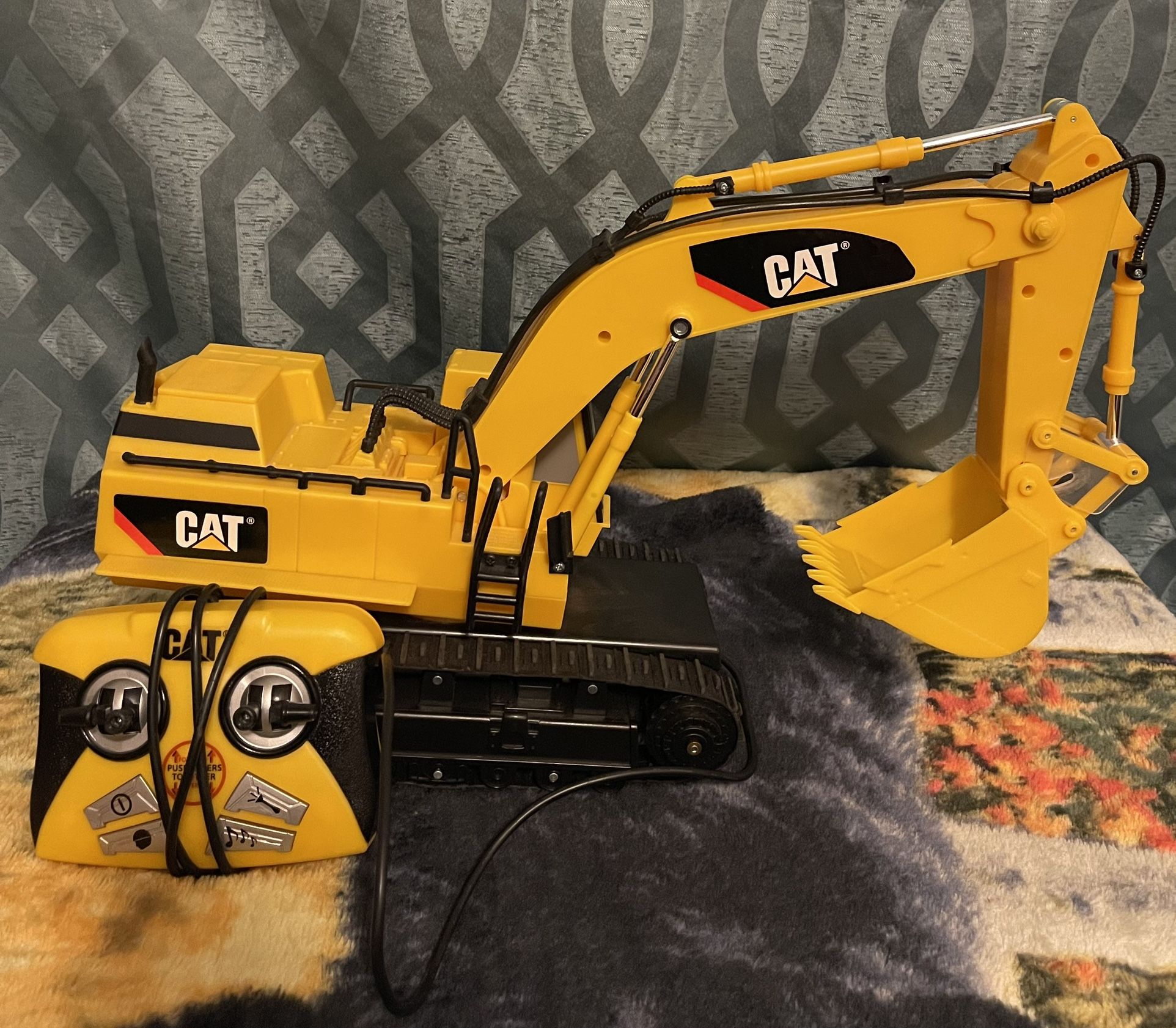1993 TOY STATE INDUSTRIAL LTD CAT EXCAVATOR REMOTE CONTROL