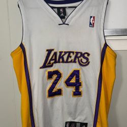 24 Kobe Bryant Jersey 