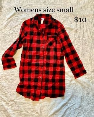 Women’s Flannel Nightgown Small