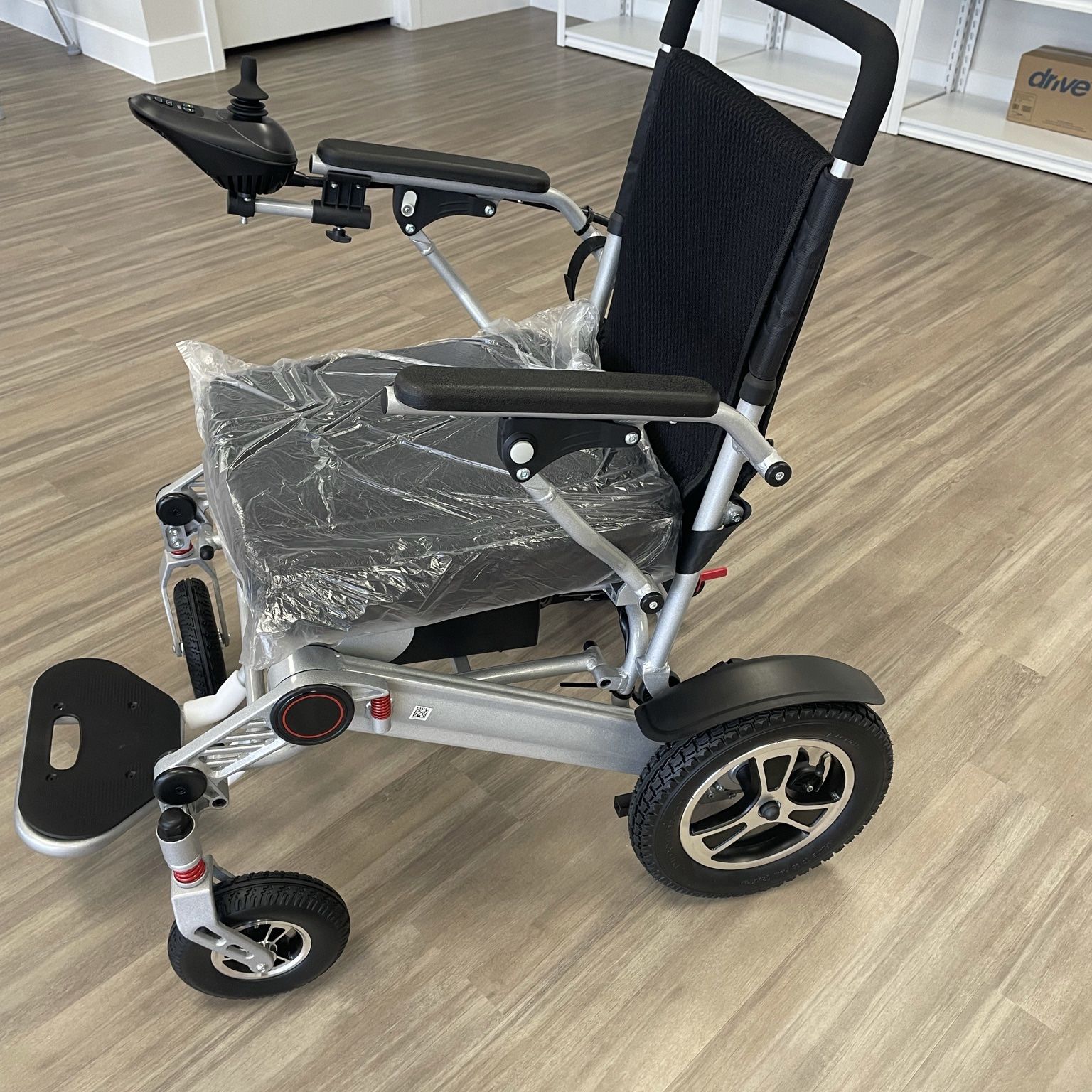 FOLDING POWER WHEELCHAIR LIGHTWEIGHT BRAND NEW