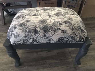 Vintage ottoman seat
