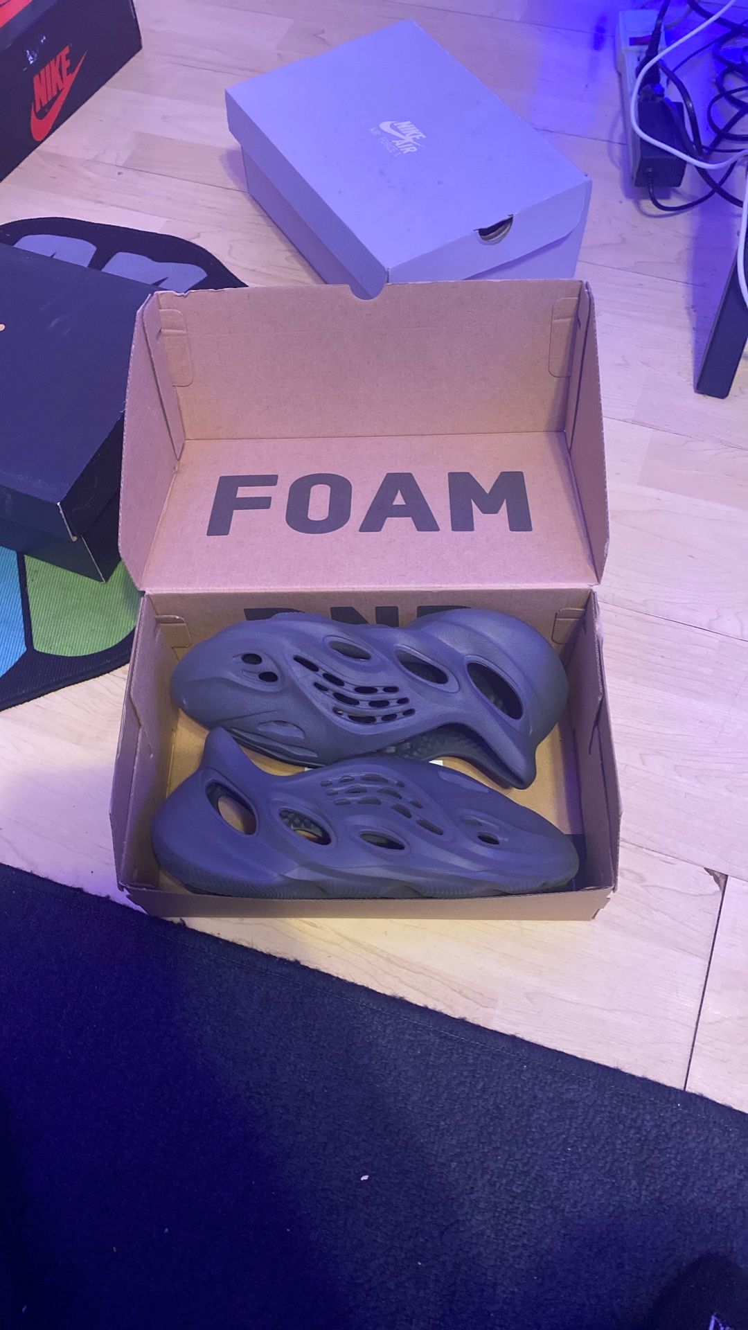 Yeezy Foam Runner ‘Carbon’