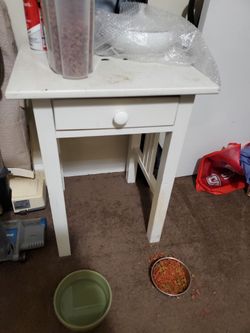 WHITE TABLE WITH DRAWER