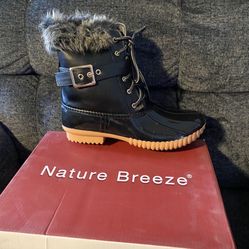 Size 7 Snow Boots 