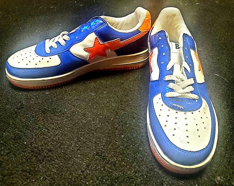 (SIZE 7.5 BAPE'S)A BATHING APE MEN'S WHITE AND BLUE TRAINERS
