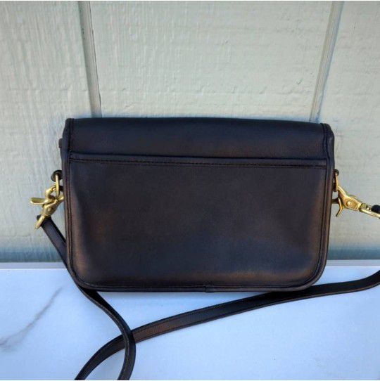 70s Coach Penny Pocket Black Leather Turnlock Crossbody Vintage NYC Bag for  Sale in Sacramento, CA - OfferUp