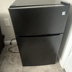 Mini Fridge/Freezer Combo