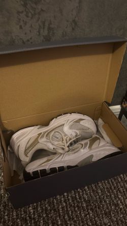 Gold new balances