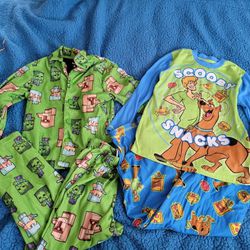 Boys 6/7 Pajama Sets And Robe (Used)