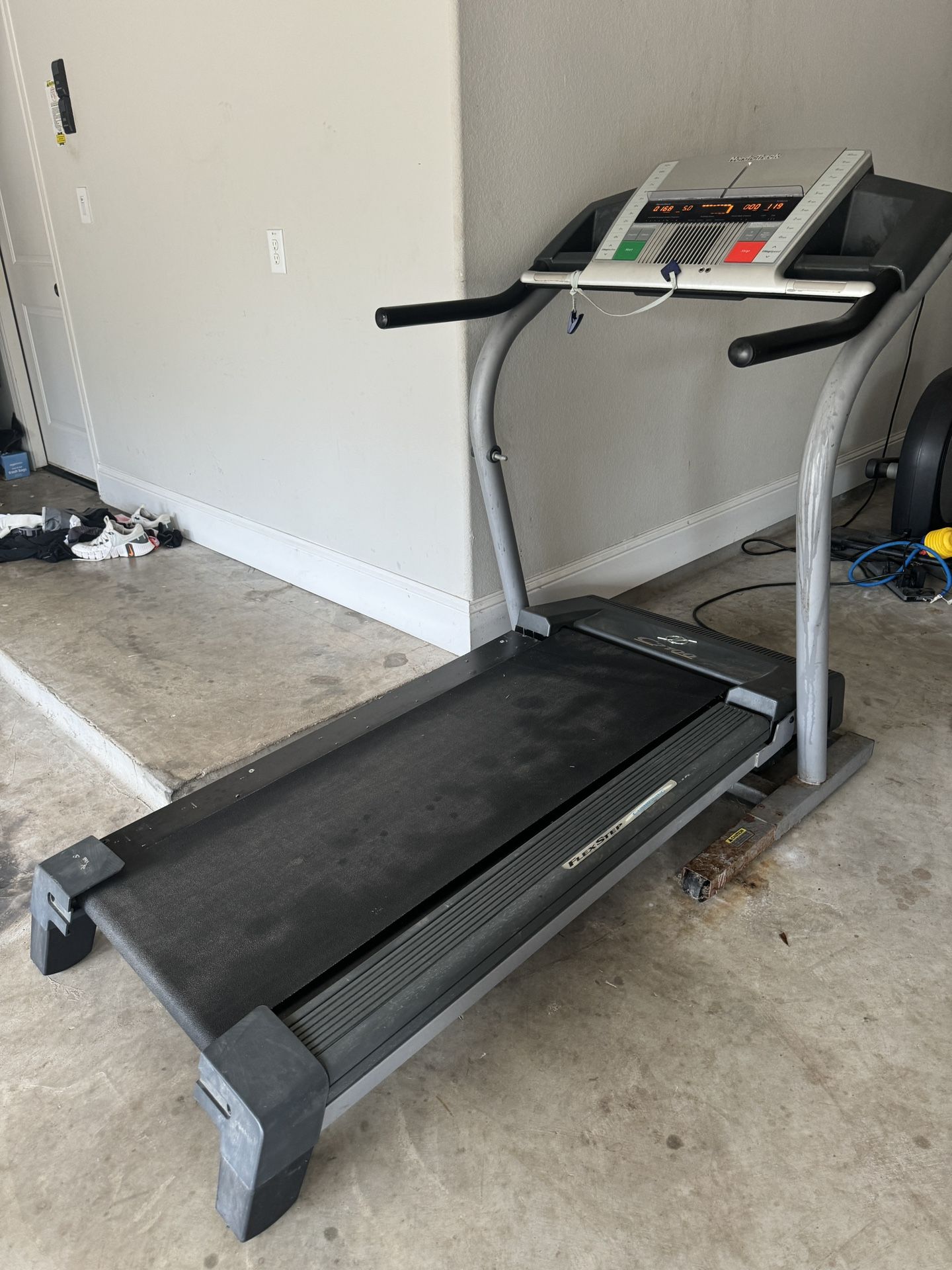 Nordictrack Folding Incline Treadmill 