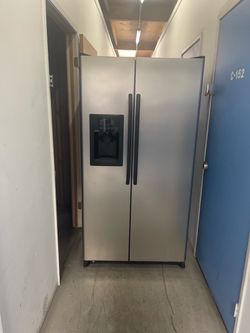 Hot point  refrigerator