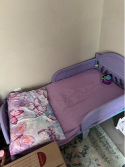 Toddler bed