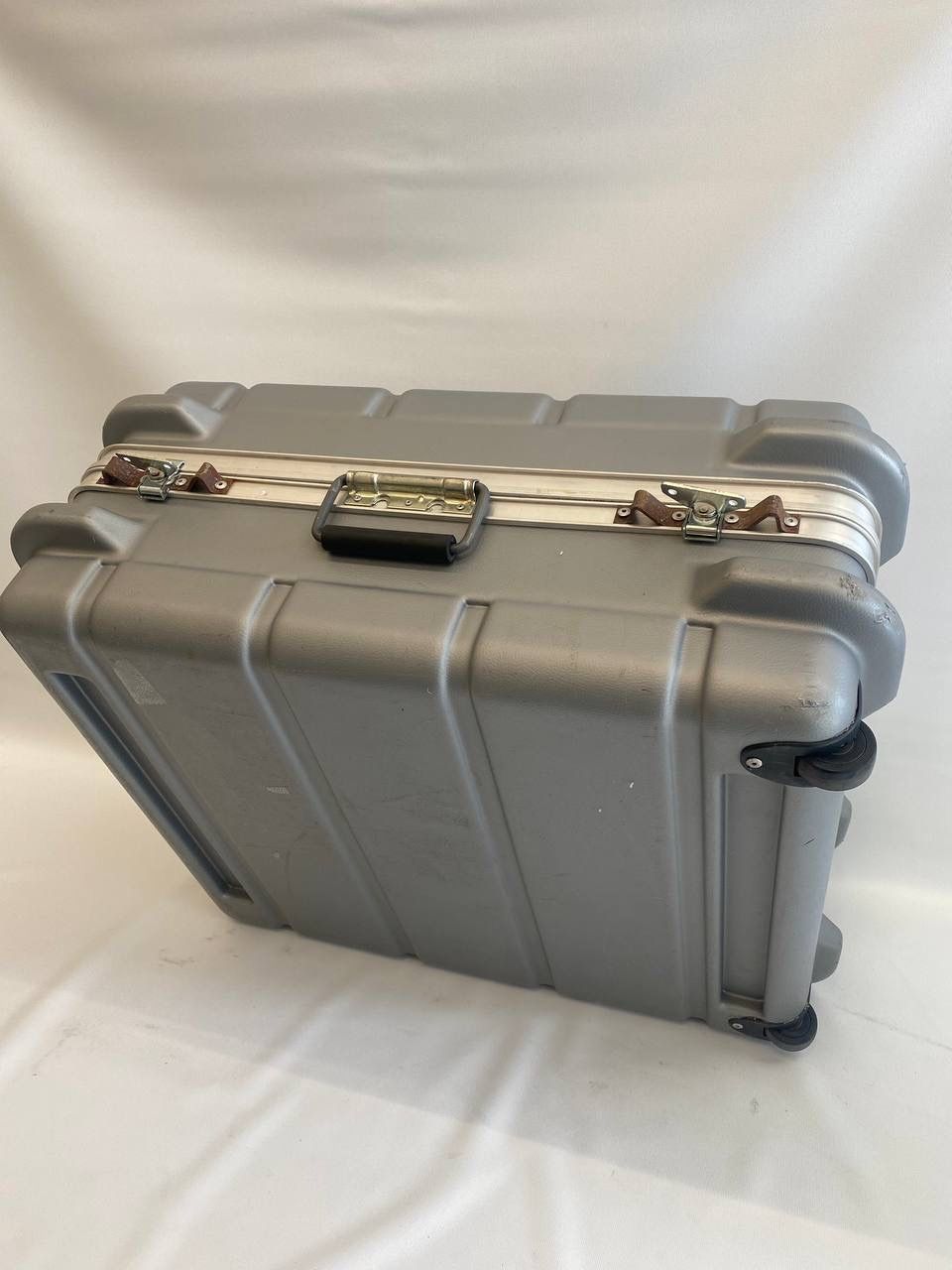 Thermodyne ShokStop - Hinged Lid Hard Plastic Transit Case - 29" x 20" x 13"