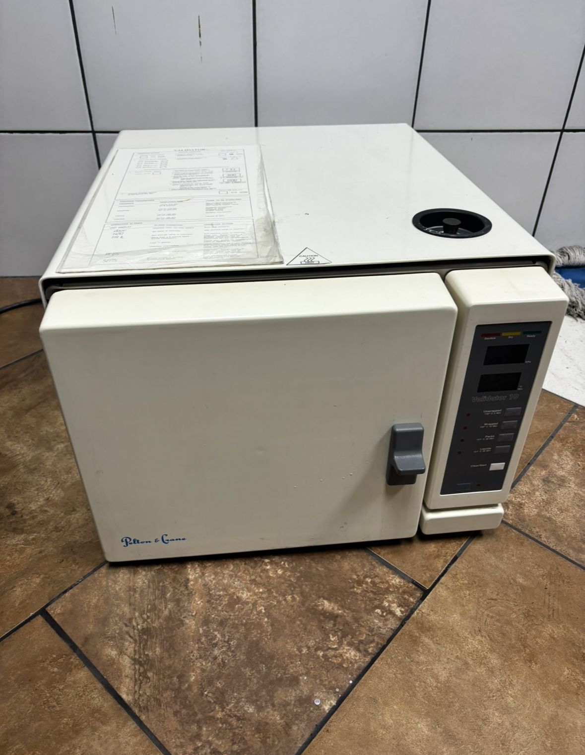 Autoclave (Pelton & Crane)