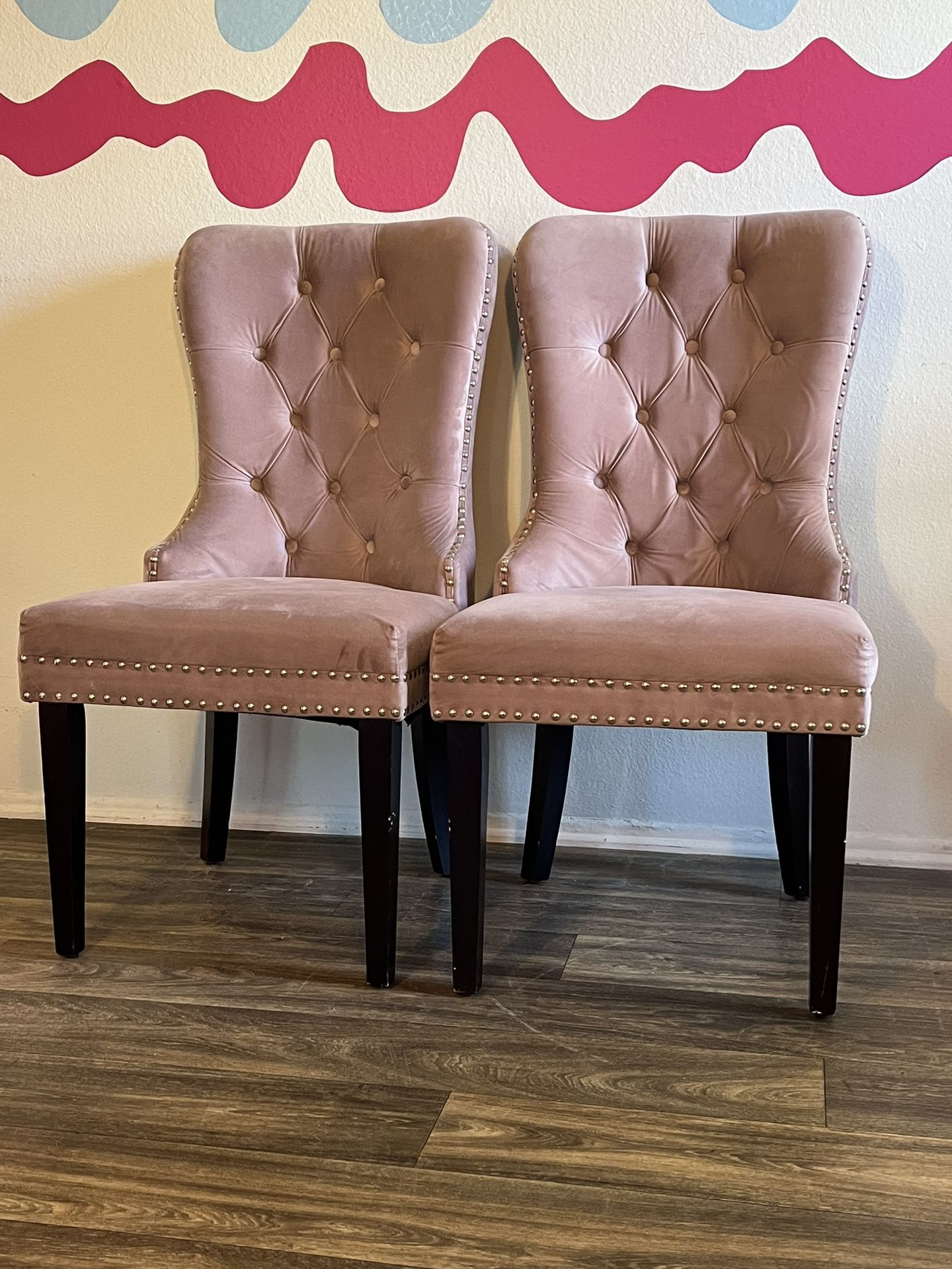 Set Of Tufted Chairs 