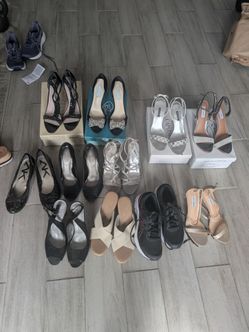 11 pairs of size 10 women's shoes