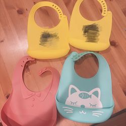 4 Baby Silicone Bibs Baby Protection Adjustable Bibs Feeding Burps