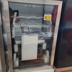 BRAND NEW Vissani
4.3 Cu. ft. Wine and Beverage Cooler in Stainless Steel