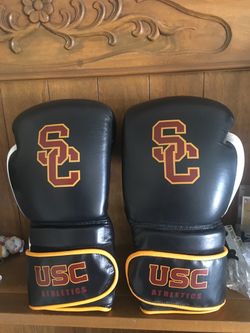 USC Athletics Boxing Gloves