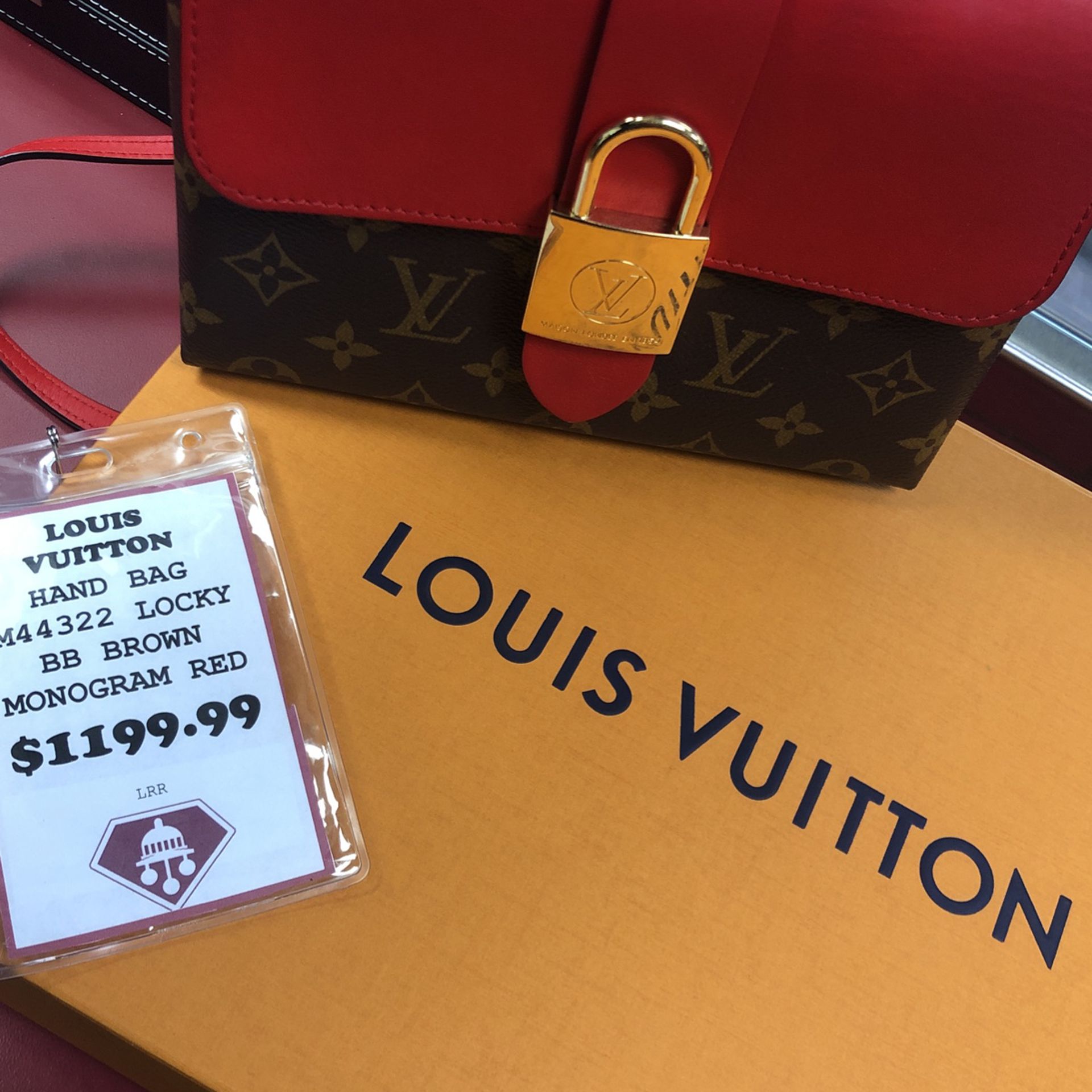 LOUIS VUITTON PARTITION POUCH CLUTCH BAG PURSE MONOGRAM in good condition  for Sale in Cliffside Park, NJ - OfferUp