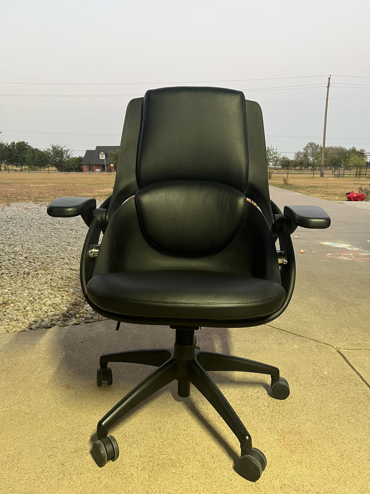 all33 BackStrong Chair