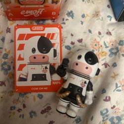 Space Moly Cow Emoji