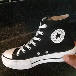 Converse Platform womens 8 Great Condition 