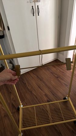 40 gold hangers with clips