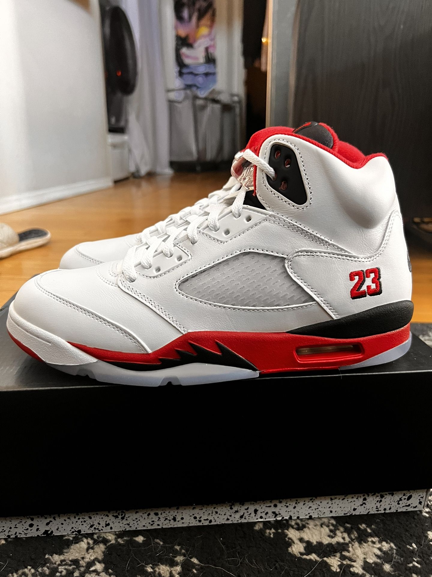 Jordan 5 Fire Red Size 11 Men’s