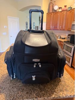Kuryakyn backrest travel bag Harley