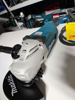 MAKITA CORDED 15 AMP 7"IN ANGLE GRINDER NEW