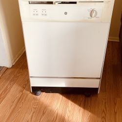 Rolling Dishwasher 