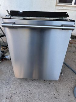 Frigidaire professional dishwasher works perfect in good condition for delivery to the garage