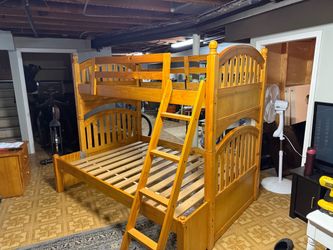 5 Piece Wood Bedroom Furniture Set