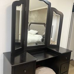 Black 6-drawers vanity