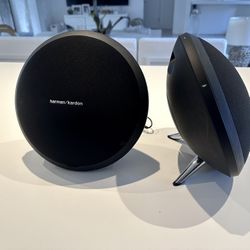 Harman Kardon Onyx Studio Wireless Bluetooth Speaker 6132A-ONYXST,