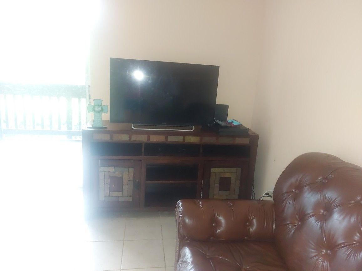 TV/ Entertainment Center