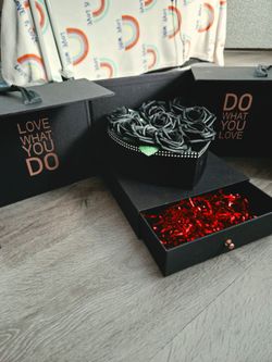Black Rose Heart Giftbox with drawer