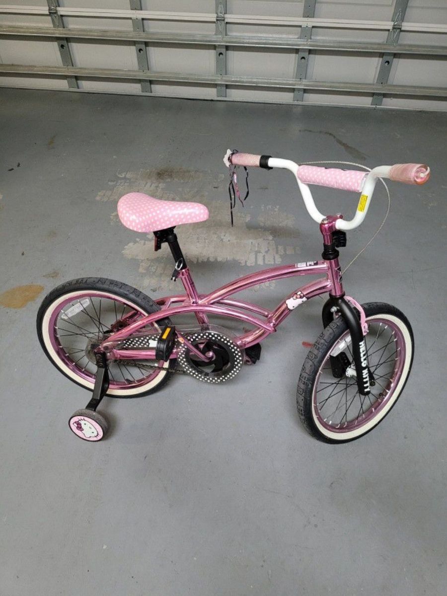 Girls Hello Kitty Bike 