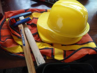 Construction hat vest 2 hammers