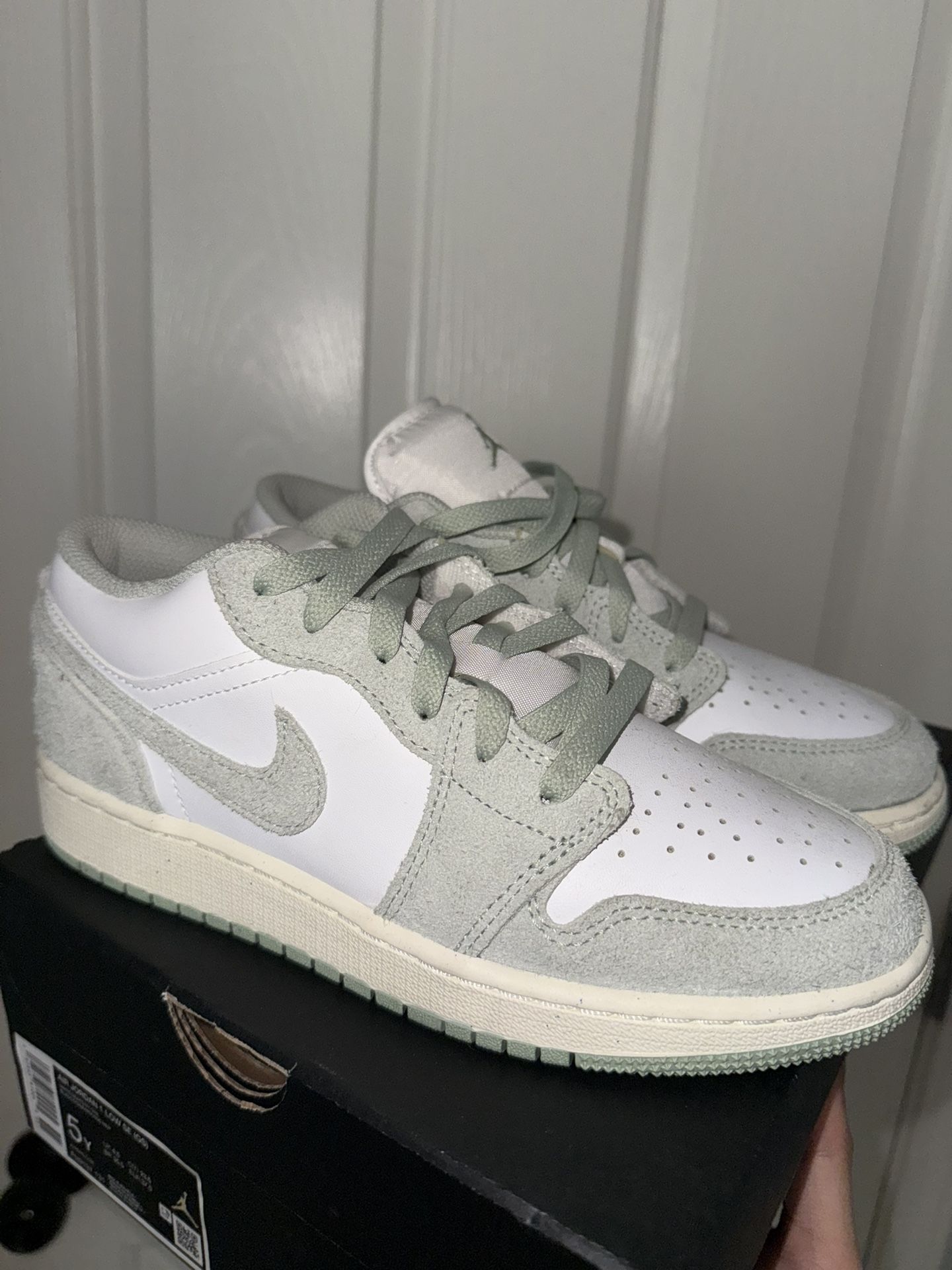 Jordan 1 Low SE