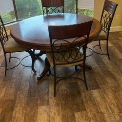 5 Ft Round Solid Wood Dining Table With 4 Chairs 
