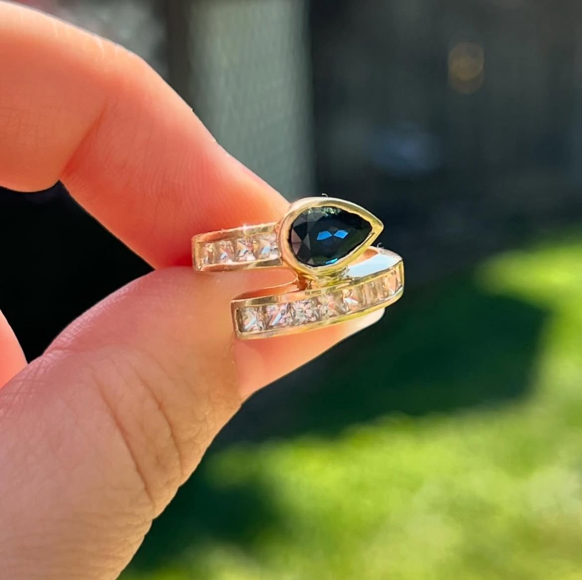 Beautiful Solid 14k Ring With 2ct Natural Vs-VVS Diamonds & 1ct Sapphire